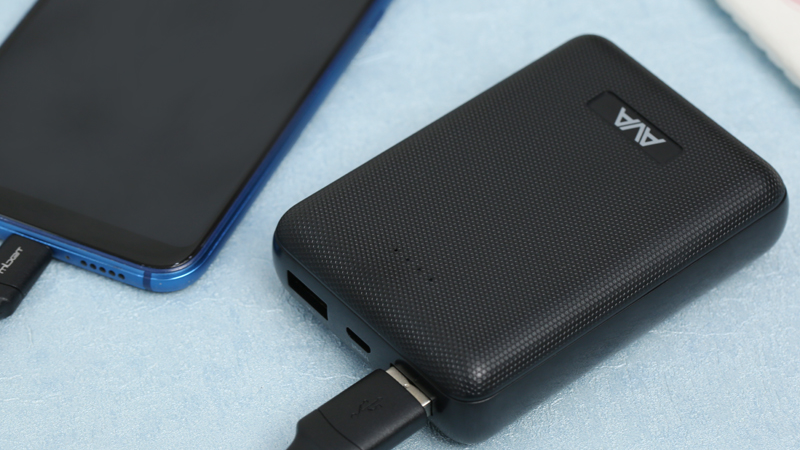 Hiệu suất sạc của pin sạc dự phòng 7500 mAh là 64%